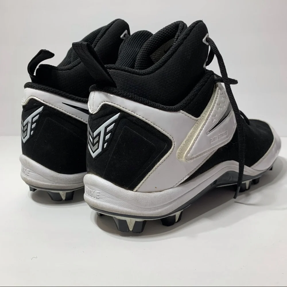 EUC Nike CJ81 Football Cleats‎ Lace-up Velcro Close